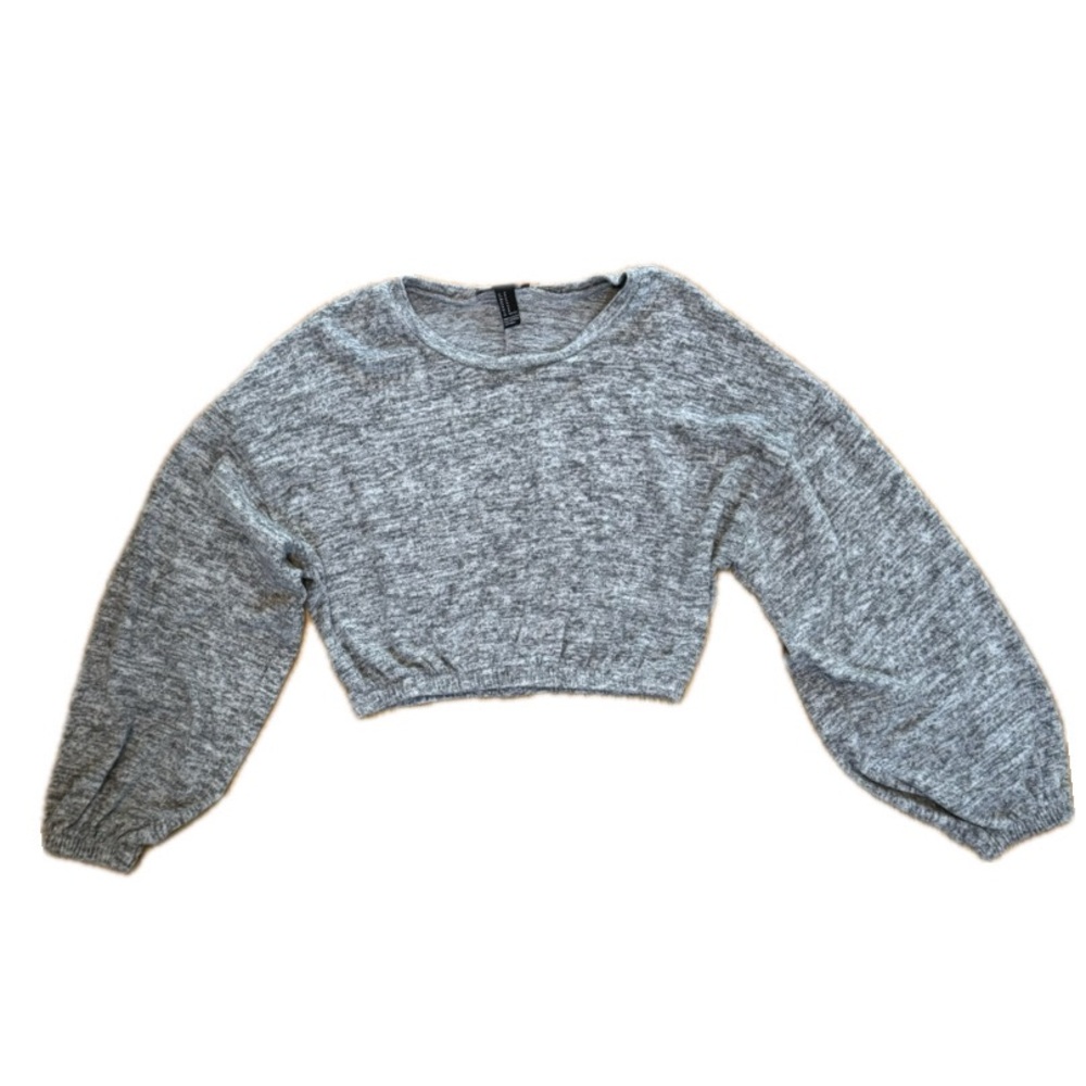 Forever 21 Gray knit Cropped shirt with Bishop Sleeves